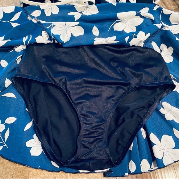 Cole Floral Swimdress - Picture 4 of 5